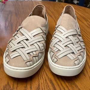 Women’s Frye huarache 9.5M.